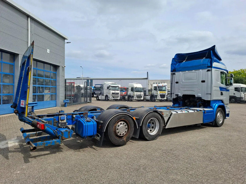 Scania R580 V8 / RETARDER / LIFT+LENKACHSE / FULL-AIR / PLATFORM 2000 KG / LEATHER / AIRCO / AUTOMATIC / EURO-6 / 2015 - Alvaz teherautó: 5 kép. Scania R580 V8 / RETARDER / LIFT+LENKACHSE / FULL-AIR / PLATFORM 2000 KG / LEATHER / AIRCO / AUTOMATIC / EURO-6 / 2015 - Alvaz teherautó: 5 kép.