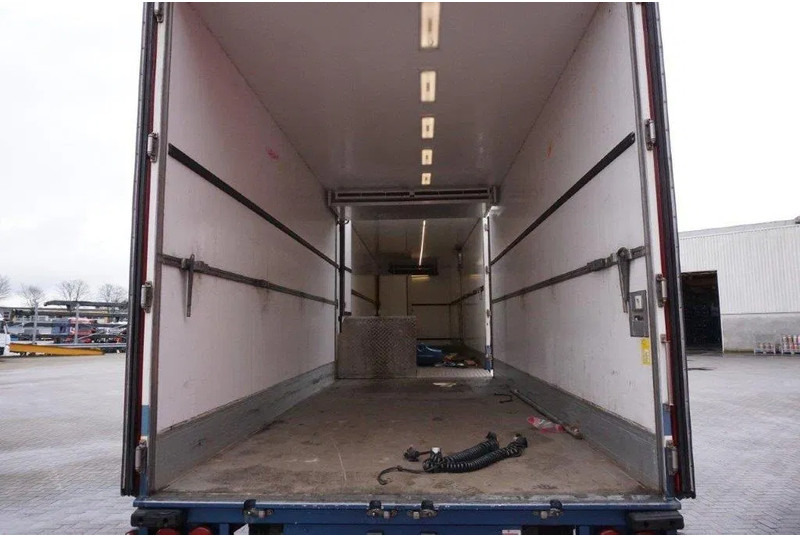 Tracon UDEN TM.180 / NL TRAILER / THROUGH-LOADING SYSTEM / ISOLATED / ALCOA / PLATFORM 2000 KG / 2003 - Pótkocsi hűtős: 5 kép. Tracon UDEN TM.180 / NL TRAILER / THROUGH-LOADING SYSTEM / ISOLATED / ALCOA / PLATFORM 2000 KG / 2003 - Pótkocsi hűtős: 5 kép.