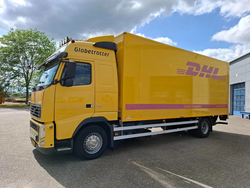 Volvo FH13-420 / NL TRUCK / PLATFORM 2000KG / AIRCO / FRIDGE / AUTOMATIC / EURO-5 / 2010 - Dobozos felépítményű teherautó: 1 kép. Volvo FH13-420 / NL TRUCK / PLATFORM 2000KG / AIRCO / FRIDGE / AUTOMATIC / EURO-5 / 2010 - Dobozos felépítményű teherautó: 1 kép.