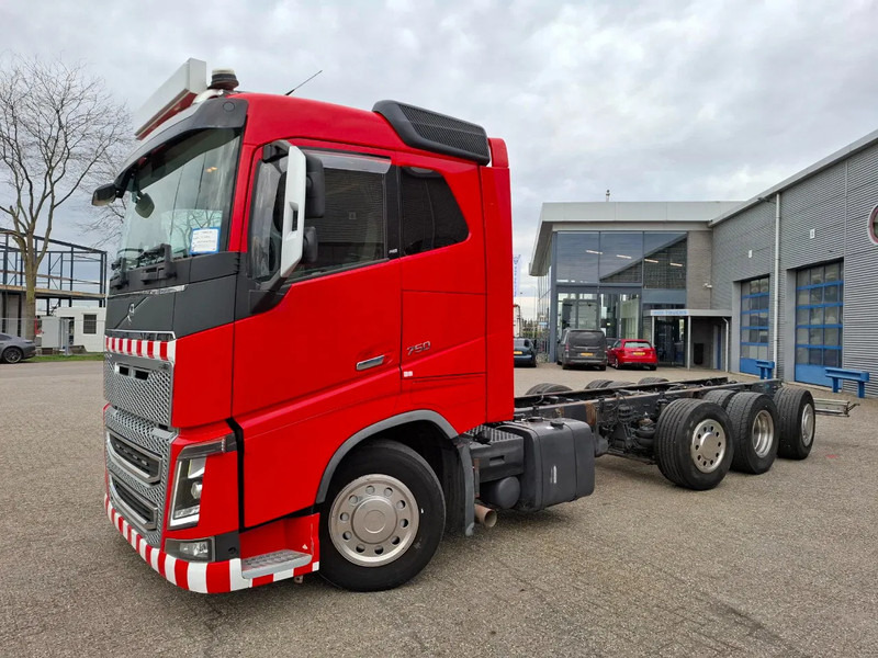 Volvo FH16-750 / VEB+ / ONLY:349761 KM / 9TON FRONT AXLE / INLINER / TECHNICAL 60TON / FULL-AIR / AUTOMATIC / EURO-6 / 2016 - Alvaz teherautó: 1 kép. Volvo FH16-750 / VEB+ / ONLY:349761 KM / 9TON FRONT AXLE / INLINER / TECHNICAL 60TON / FULL-AIR / AUTOMATIC / EURO-6 / 2016 - Alvaz teherautó: 1 kép.
