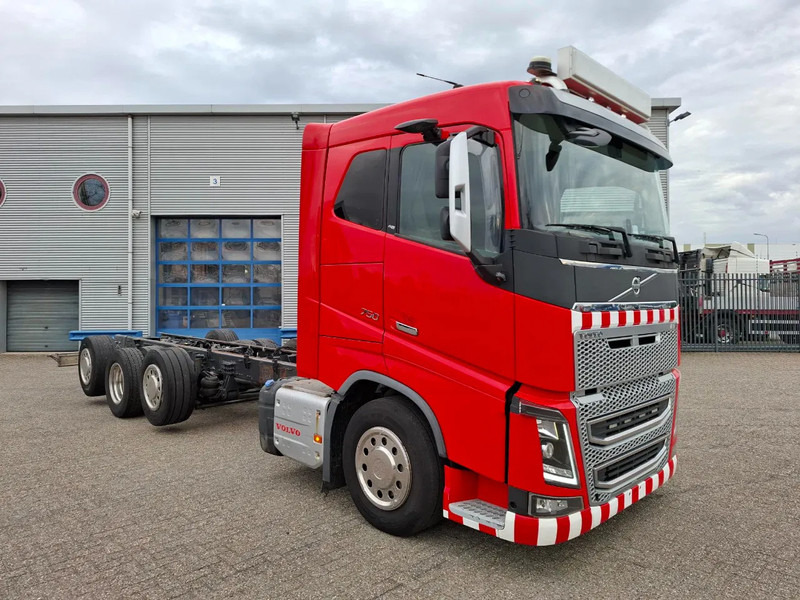Volvo FH16-750 / VEB+ / ONLY:349761 KM / 9TON FRONT AXLE / INLINER / TECHNICAL 60TON / FULL-AIR / AUTOMATIC / EURO-6 / 2016 - Alvaz teherautó: 2 kép. Volvo FH16-750 / VEB+ / ONLY:349761 KM / 9TON FRONT AXLE / INLINER / TECHNICAL 60TON / FULL-AIR / AUTOMATIC / EURO-6 / 2016 - Alvaz teherautó: 2 kép.
