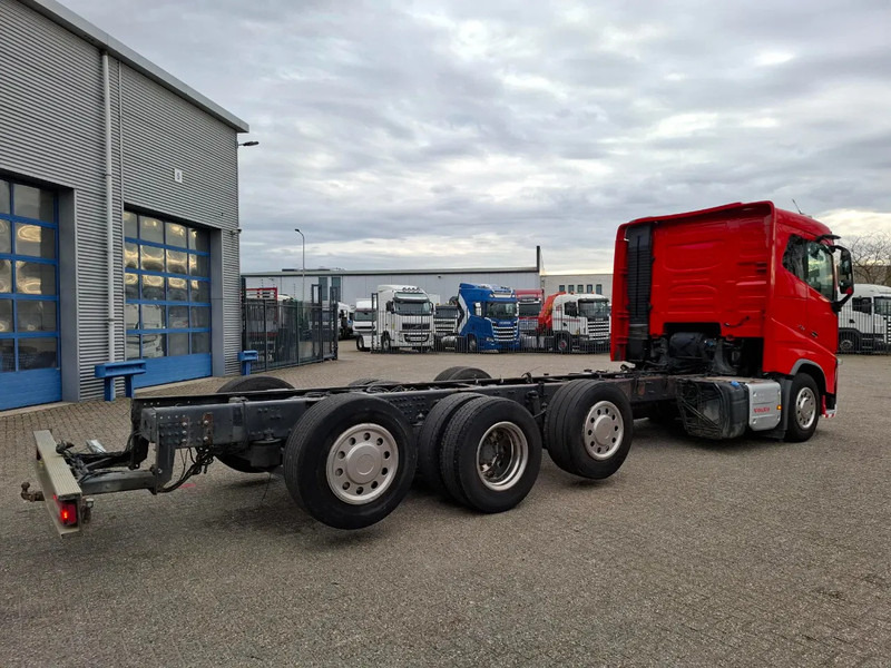 Volvo FH16-750 / VEB+ / ONLY:349761 KM / 9TON FRONT AXLE / INLINER / TECHNICAL 60TON / FULL-AIR / AUTOMATIC / EURO-6 / 2016 - Alvaz teherautó: 5 kép. Volvo FH16-750 / VEB+ / ONLY:349761 KM / 9TON FRONT AXLE / INLINER / TECHNICAL 60TON / FULL-AIR / AUTOMATIC / EURO-6 / 2016 - Alvaz teherautó: 5 kép.