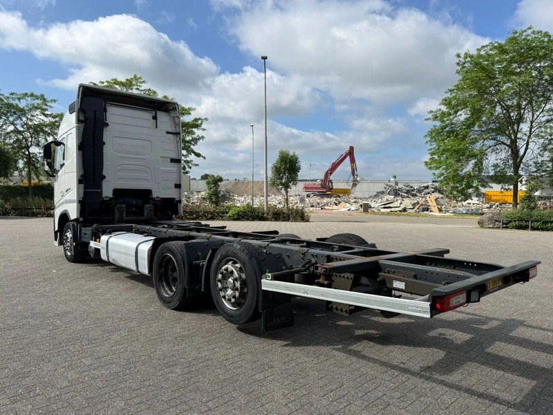 Volvo FH4-420 / NL TRUCK / DOUBLE TANK / PARKCOOL / BDF / VEB? / LWDS / FRIDGE / FULL-AIR / LIFT AXLE / AUTOMATIC / EURO-6 / 2016 - Cserefelépítményes teherautó: 3 kép. Volvo FH4-420 / NL TRUCK / DOUBLE TANK / PARKCOOL / BDF / VEB? / LWDS / FRIDGE / FULL-AIR / LIFT AXLE / AUTOMATIC / EURO-6 / 2016 - Cserefelépítményes teherautó: 3 kép.