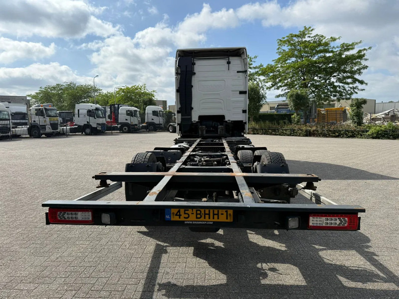 Volvo FH4-420 / NL TRUCK / DOUBLE TANK / PARKCOOL / BDF / VEB? / LWDS / FRIDGE / FULL-AIR / LIFT AXLE / AUTOMATIC / EURO-6 / 2016 - Cserefelépítményes teherautó: 4 kép. Volvo FH4-420 / NL TRUCK / DOUBLE TANK / PARKCOOL / BDF / VEB? / LWDS / FRIDGE / FULL-AIR / LIFT AXLE / AUTOMATIC / EURO-6 / 2016 - Cserefelépítményes teherautó: 4 kép.