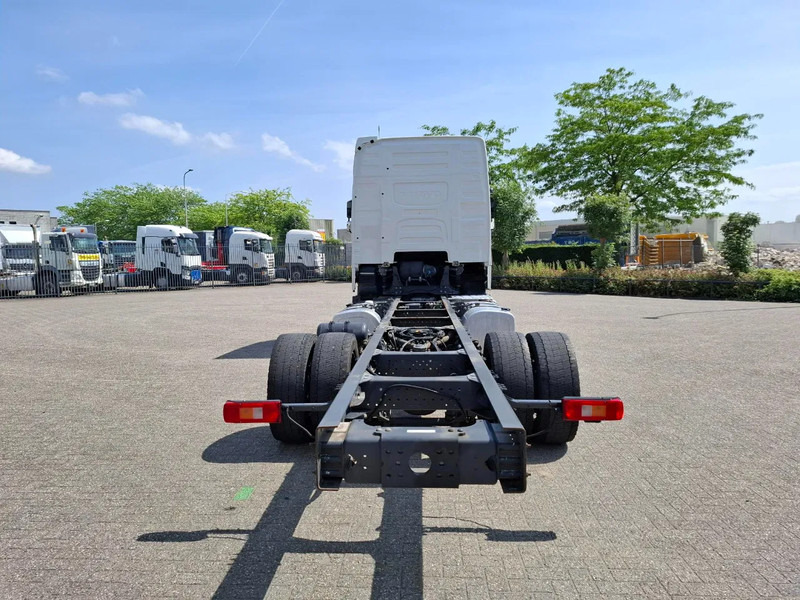 Volvo FH4-420 / PTO / DOUBLE TANK / I-PARKCOOL / VEB+ / LWDS / TUV:10-07-2025 / AUTOMATIC / EURO-6 / 2016 - Alvaz teherautó: 4 kép. Volvo FH4-420 / PTO / DOUBLE TANK / I-PARKCOOL / VEB+ / LWDS / TUV:10-07-2025 / AUTOMATIC / EURO-6 / 2016 - Alvaz teherautó: 4 kép.