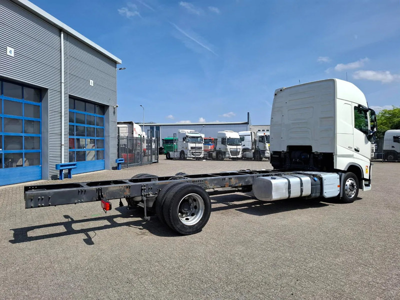 Volvo FH4-420 / PTO / DOUBLE TANK / I-PARKCOOL / VEB+ / LWDS / TUV:10-07-2025 / AUTOMATIC / EURO-6 / 2016 - Alvaz teherautó: 5 kép. Volvo FH4-420 / PTO / DOUBLE TANK / I-PARKCOOL / VEB+ / LWDS / TUV:10-07-2025 / AUTOMATIC / EURO-6 / 2016 - Alvaz teherautó: 5 kép.
