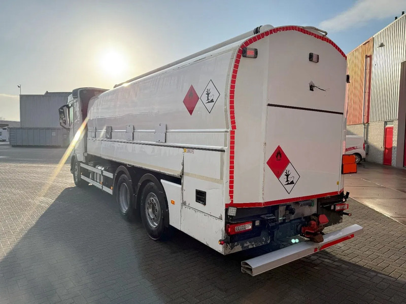 Volvo FH5-500 6X2 / ENGINE RUNNING / LIFT+LENKACHSE / FULL AIR / ADR / EUROTANK / 9-TON FRONT AXLE / EURO-6 / 2022 - Tartályos teherautó: 3 kép. Volvo FH5-500 6X2 / ENGINE RUNNING / LIFT+LENKACHSE / FULL AIR / ADR / EUROTANK / 9-TON FRONT AXLE / EURO-6 / 2022 - Tartályos teherautó: 3 kép.