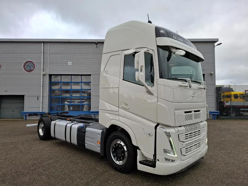 Volvo FH5-500 / XL / VEB+ / I-SAVE / I-PARKCOOL / ONLY:175784 KM / GERMAN TRUCK / FULL-AIR / WB:490 / ALCOA / LEATHER / 2023 - Alvaz teherautó: 2 kép. Volvo FH5-500 / XL / VEB+ / I-SAVE / I-PARKCOOL / ONLY:175784 KM / GERMAN TRUCK / FULL-AIR / WB:490 / ALCOA / LEATHER / 2023 - Alvaz teherautó: 2 kép.
