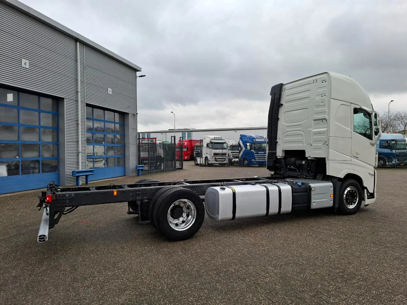 Volvo FH5-500 / XL / VEB+ / I-SAVE / I-PARKCOOL / ONLY:175784 KM / GERMAN TRUCK / FULL-AIR / WB:490 / ALCOA / LEATHER / 2023 - Alvaz teherautó: 5 kép. Volvo FH5-500 / XL / VEB+ / I-SAVE / I-PARKCOOL / ONLY:175784 KM / GERMAN TRUCK / FULL-AIR / WB:490 / ALCOA / LEATHER / 2023 - Alvaz teherautó: 5 kép.