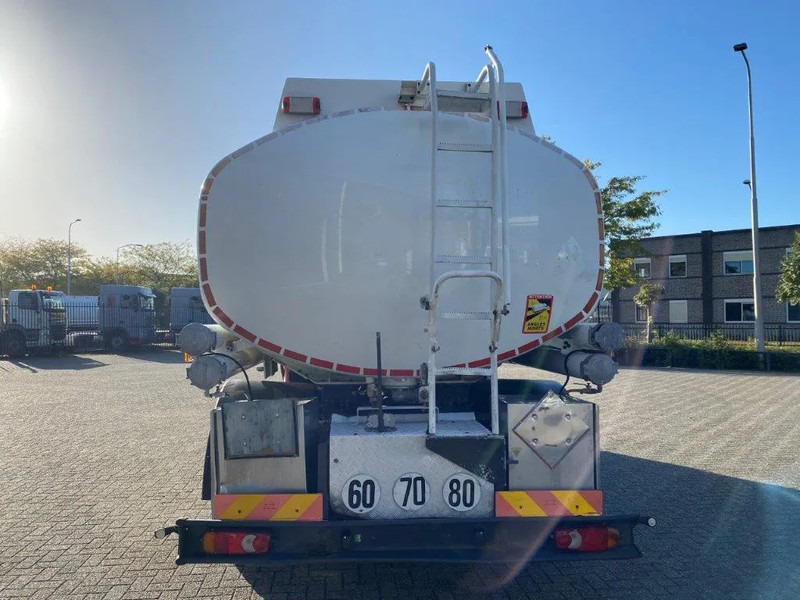 Volvo FL7-290 / 5 COMPARTIMENTS / 13000 LITER TOTAL / PUMP / AUTOMATIC / EURO-5 / 2009 - Tartályos teherautó: 4 kép. Volvo FL7-290 / 5 COMPARTIMENTS / 13000 LITER TOTAL / PUMP / AUTOMATIC / EURO-5 / 2009 - Tartályos teherautó: 4 kép.