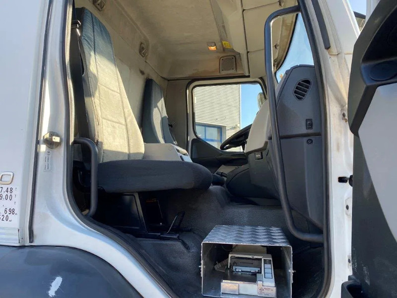 Tartályos teherautó Volvo FL7-290 / 5 COMPARTIMENTS / 13000 LITER TOTAL / PUMP / AUTOMATIC / EURO-5 / 2009: 17 kép.