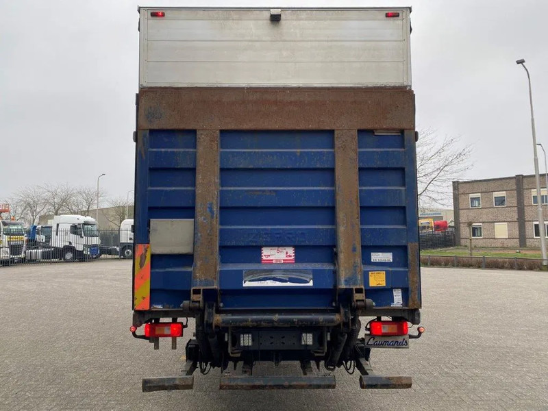 Volvo FM11-330 / LOW KM'S:472120 KM / LWDS / FULL-AIR / NAVI / CURTAIN SAILS / PLATFORM 2500KG / AUTOMATIC / EURO-6 / 2016 - Ponyvás teherautó: 4 kép. Volvo FM11-330 / LOW KM'S:472120 KM / LWDS / FULL-AIR / NAVI / CURTAIN SAILS / PLATFORM 2500KG / AUTOMATIC / EURO-6 / 2016 - Ponyvás teherautó: 4 kép.