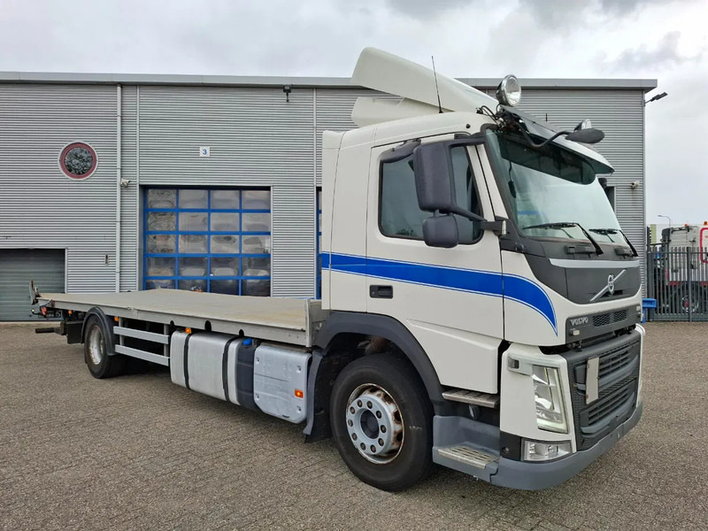 Volvo FM11-330 / ONLY:376356 KM / NAVI / FULL-AIR / LWDS / AIRCO / AUTOMATIC / EURO-6 / 2016 - Alvaz teherautó: 2 kép. Volvo FM11-330 / ONLY:376356 KM / NAVI / FULL-AIR / LWDS / AIRCO / AUTOMATIC / EURO-6 / 2016 - Alvaz teherautó: 2 kép.