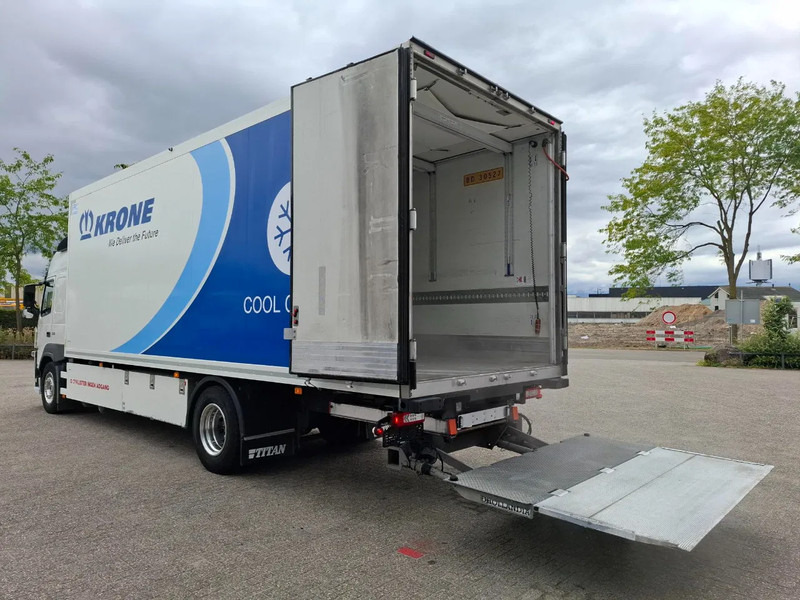 Volvo FM11-330 / VEB / LWDS / ONLY:442862 KM / CARRIER SUPRA 1250 / DOPPELSTOCK / PLATFORM 2TON / DATALOG / FULL-AIR / TOP CONDITION / - Hőszigetelt teherautó: 3 kép. Volvo FM11-330 / VEB / LWDS / ONLY:442862 KM / CARRIER SUPRA 1250 / DOPPELSTOCK / PLATFORM 2TON / DATALOG / FULL-AIR / TOP CONDITION / - Hőszigetelt teherautó: 3 kép.