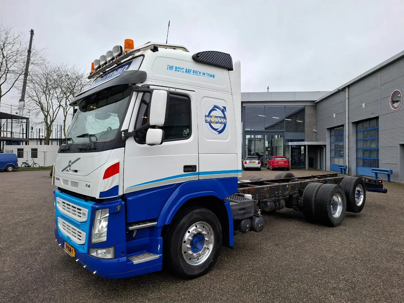 Volvo FM11-460 / NL TRUCK / LIFT+LENKACHSE / ONLY:355342 KM / DYNAMIC STEERING / LWDS / NAVI / ALCOA / TUV:07-01-2026 / INLINER / EURO - Alvaz teherautó: 1 kép. Volvo FM11-460 / NL TRUCK / LIFT+LENKACHSE / ONLY:355342 KM / DYNAMIC STEERING / LWDS / NAVI / ALCOA / TUV:07-01-2026 / INLINER / EURO - Alvaz teherautó: 1 kép.