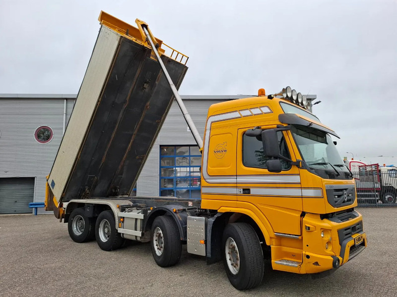 Volvo FM13-420 / 8X4 / BIG AXLE / 18.5M³ / AJK 21040 KG TIPPER / SNIP / 695133 KM / VEB / NL TRUCK / TUV:07-11-2025 / AIRCO / AUTOMATI - Billenőplatós teherautó: 3 kép. Volvo FM13-420 / 8X4 / BIG AXLE / 18.5M³ / AJK 21040 KG TIPPER / SNIP / 695133 KM / VEB / NL TRUCK / TUV:07-11-2025 / AIRCO / AUTOMATI - Billenőplatós teherautó: 3 kép.