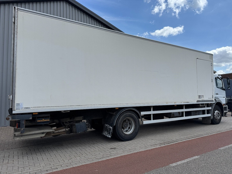 Mercedes-Benz Axor 1928, Chereau, Carrier 850 Easy Cold, Taillift - Hűtős teherautó: 3 kép. Mercedes-Benz Axor 1928, Chereau, Carrier 850 Easy Cold, Taillift - Hűtős teherautó: 3 kép.