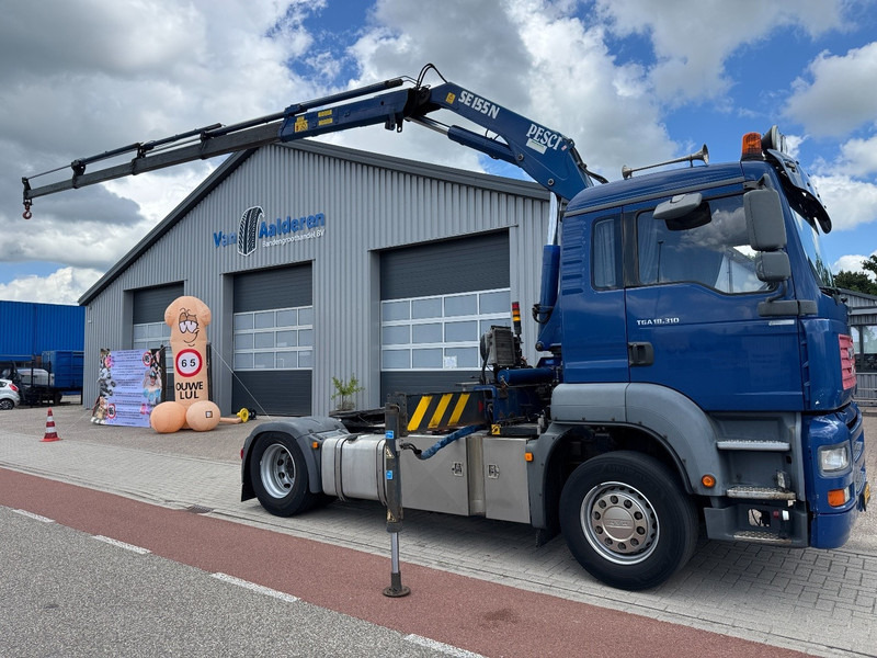 MAN TGA 18.310, Crane Pesci SE155N/4, Manual Kran, Grua, Grue, Kraan - Nyergesvontató: 1 kép. MAN TGA 18.310, Crane Pesci SE155N/4, Manual Kran, Grua, Grue, Kraan - Nyergesvontató: 1 kép.