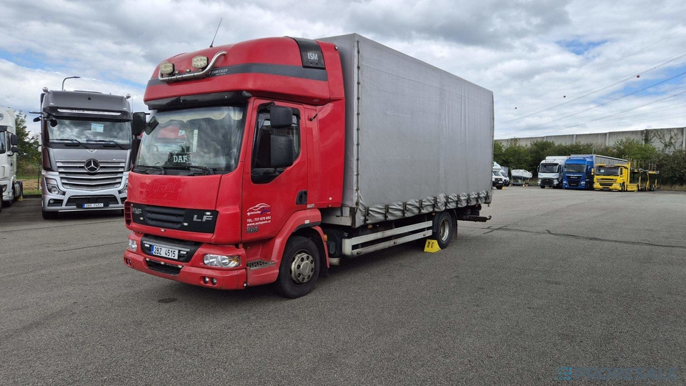 DAF FA LF 45.220 G12 valník s plachtou - Ponyvás teherautó: 2 kép. DAF FA LF 45.220 G12 valník s plachtou - Ponyvás teherautó: 2 kép.