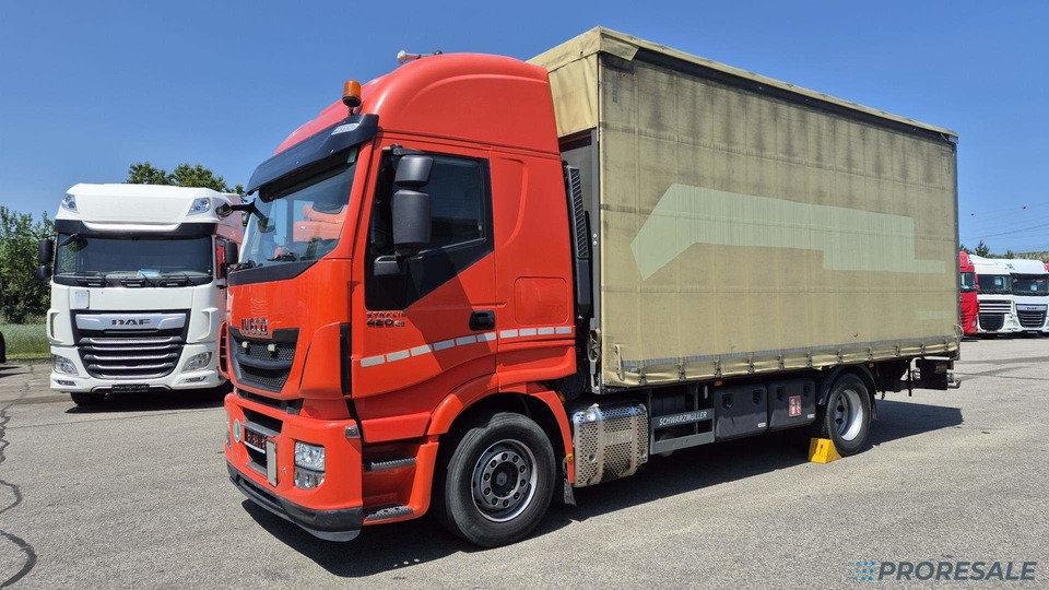IVECO STRALIS AS 190S42 EURO 6 - valník s plachtou + hydraulické čelo - Ponyvás teherautó: 2 kép. IVECO STRALIS AS 190S42 EURO 6 - valník s plachtou + hydraulické čelo - Ponyvás teherautó: 2 kép.