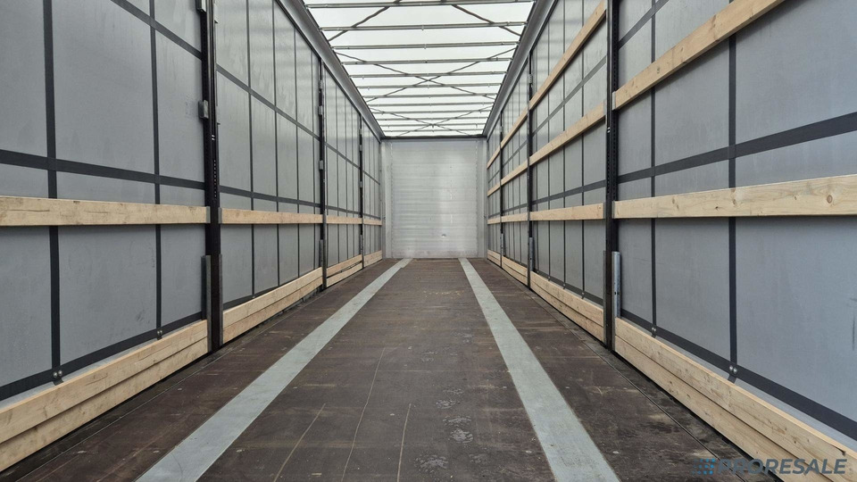 KÖGEL SN 24 MEGA - Ponyvás félpótkocsi: 4 kép. KÖGEL SN 24 MEGA - Ponyvás félpótkocsi: 4 kép.