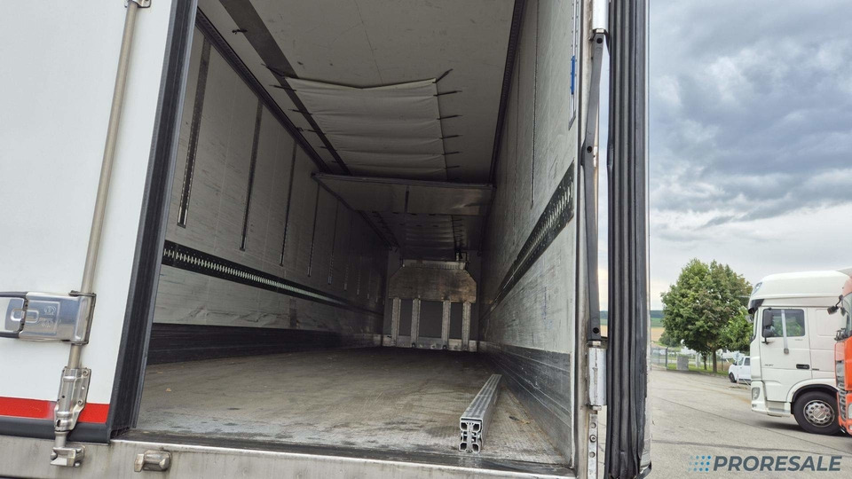 KRONE COOL LINER SD mrazírenský - MULTITEMP - dělící stěna + agregát CARRIER VECTOR 1950 Mt - Félpótkocsi hűtős: 5 kép. KRONE COOL LINER SD mrazírenský - MULTITEMP - dělící stěna + agregát CARRIER VECTOR 1950 Mt - Félpótkocsi hűtős: 5 kép.