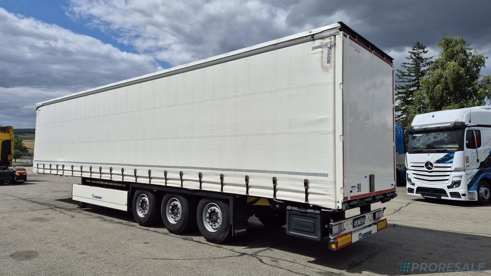 KRONE SD PROFI LINER + paletový koš + 2 x zvedací náprava - Ponyvás félpótkocsi: 3 kép. KRONE SD PROFI LINER + paletový koš + 2 x zvedací náprava - Ponyvás félpótkocsi: 3 kép.