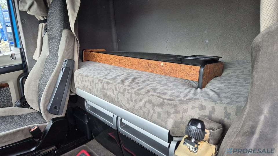 DAF FT XF 105.460 SC EURO 5 - Nyergesvontató: 5 kép. DAF FT XF 105.460 SC EURO 5 - Nyergesvontató: 5 kép.