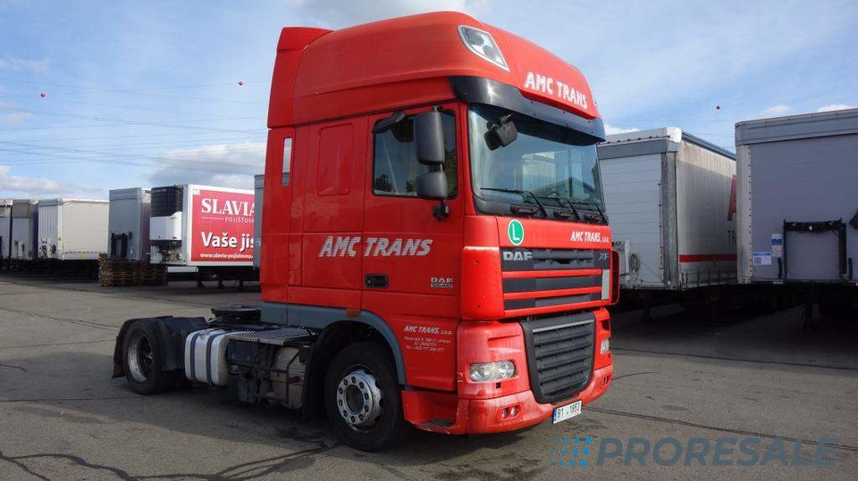 DAF FT XF 105.460 SSC LOW DECK EURO 5 - Nyergesvontató: 1 kép. DAF FT XF 105.460 SSC LOW DECK EURO 5 - Nyergesvontató: 1 kép.