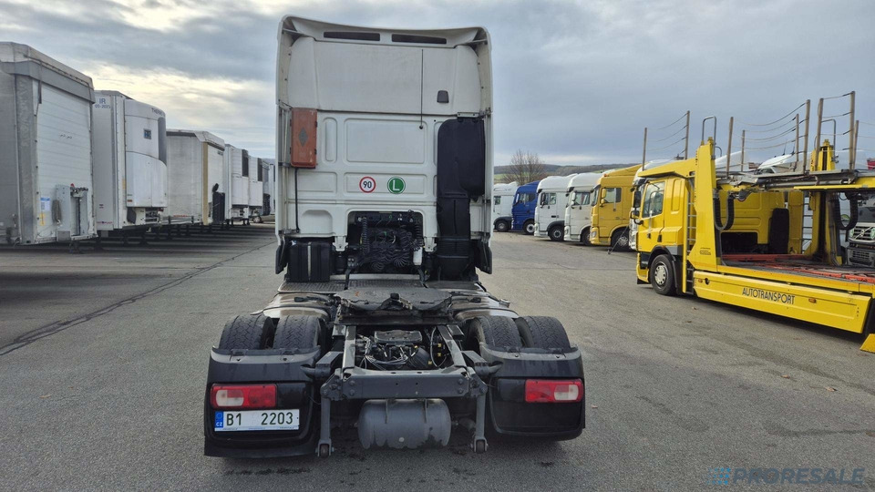 DAF XF 450 FT LOW DECK SSC EURO 6 - Nyergesvontató: 3 kép. DAF XF 450 FT LOW DECK SSC EURO 6 - Nyergesvontató: 3 kép.