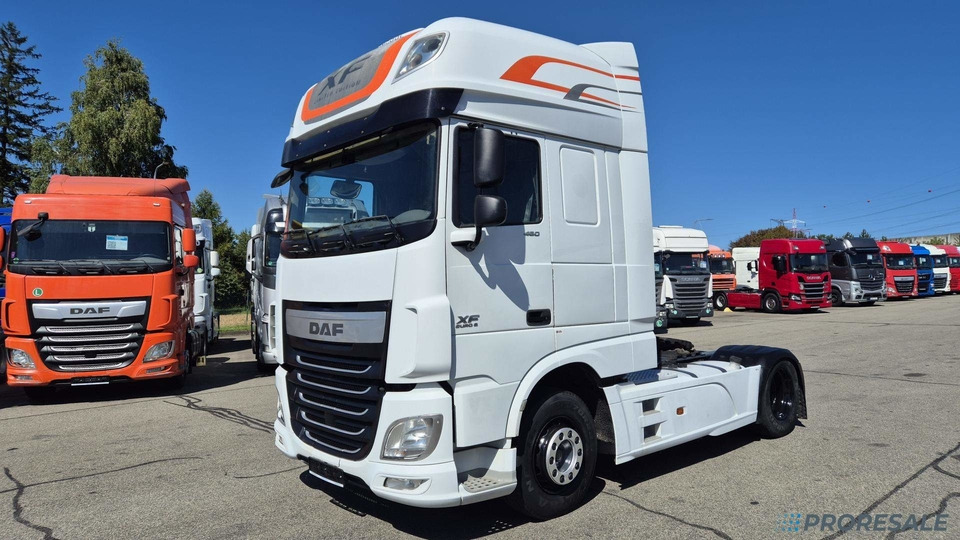 DAF XF 460 FT SSC EURO 6 - Nyergesvontató: 2 kép. DAF XF 460 FT SSC EURO 6 - Nyergesvontató: 2 kép.