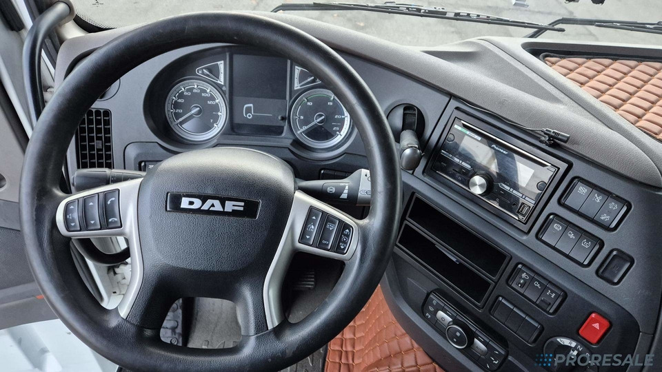 DAF XF 480 FT LOW DECK SSC EURO 6 - Nyergesvontató: 4 kép. DAF XF 480 FT LOW DECK SSC EURO 6 - Nyergesvontató: 4 kép.