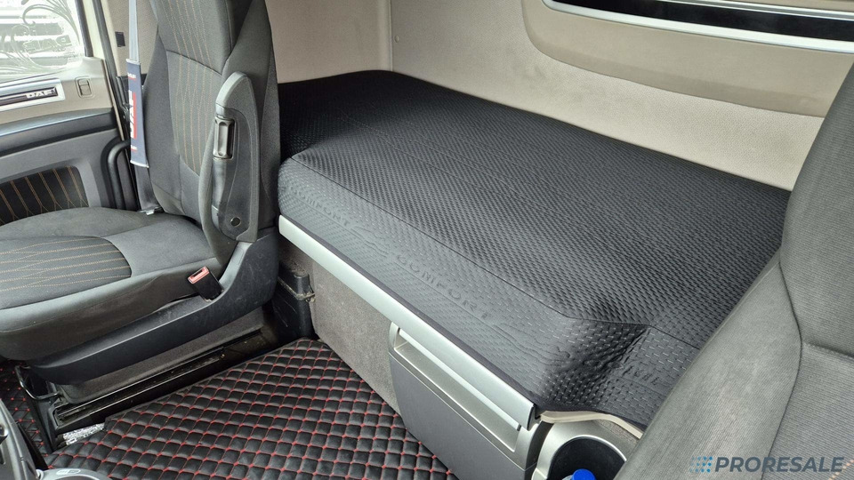 DAF XF 480 FT LOW DECK SSC EURO 6 - Nyergesvontató: 5 kép. DAF XF 480 FT LOW DECK SSC EURO 6 - Nyergesvontató: 5 kép.