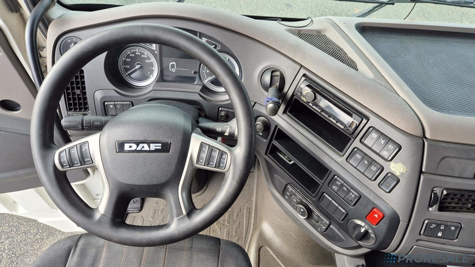 DAF XF 480 FT LOW DECK SSC EURO 6 - Nyergesvontató: 4 kép. DAF XF 480 FT LOW DECK SSC EURO 6 - Nyergesvontató: 4 kép.