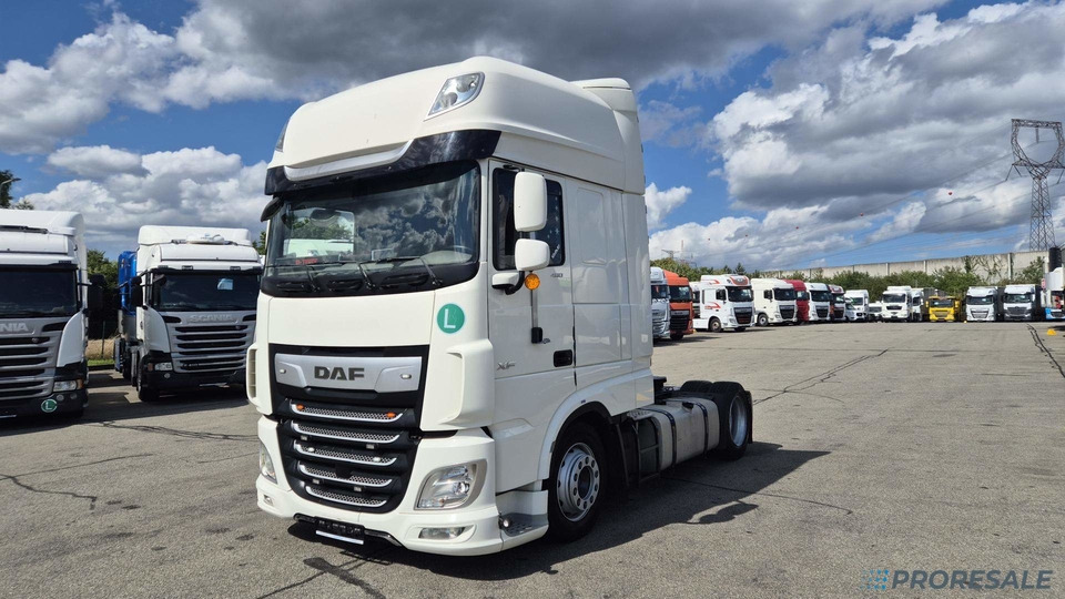 DAF XF 480 FT LOW DECK SSC EURO 6 - Nyergesvontató: 2 kép. DAF XF 480 FT LOW DECK SSC EURO 6 - Nyergesvontató: 2 kép.