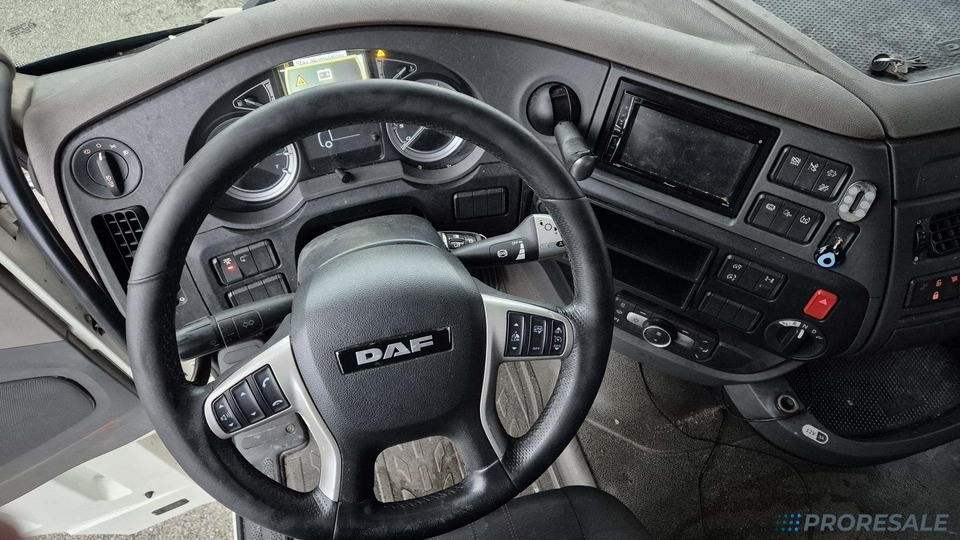 DAF XF 480 FT LOW DECK SSC EURO 6 - Nyergesvontató: 4 kép. DAF XF 480 FT LOW DECK SSC EURO 6 - Nyergesvontató: 4 kép.