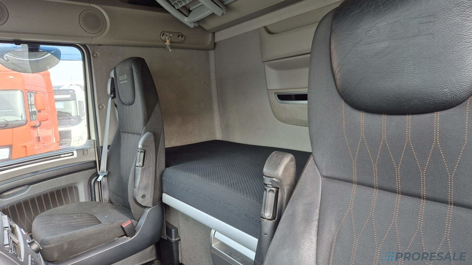 DAF XF 480 FT LOW DECK SSC EURO 6 - Nyergesvontató: 5 kép. DAF XF 480 FT LOW DECK SSC EURO 6 - Nyergesvontató: 5 kép.