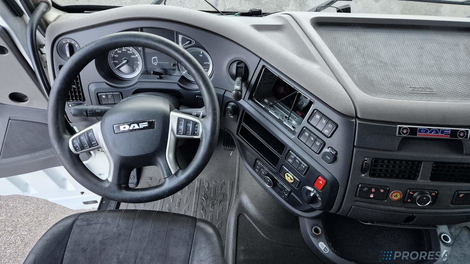 DAF XF 480 FT LOW DECK SSC EURO 6 - Nyergesvontató: 4 kép. DAF XF 480 FT LOW DECK SSC EURO 6 - Nyergesvontató: 4 kép.