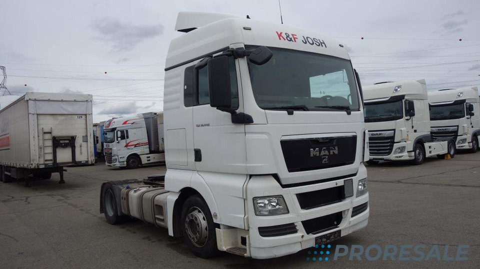 MAN TGX 18.440 4x2 LLS-U XLX EURO 5 - Nyergesvontató: 1 kép. MAN TGX 18.440 4x2 LLS-U XLX EURO 5 - Nyergesvontató: 1 kép.