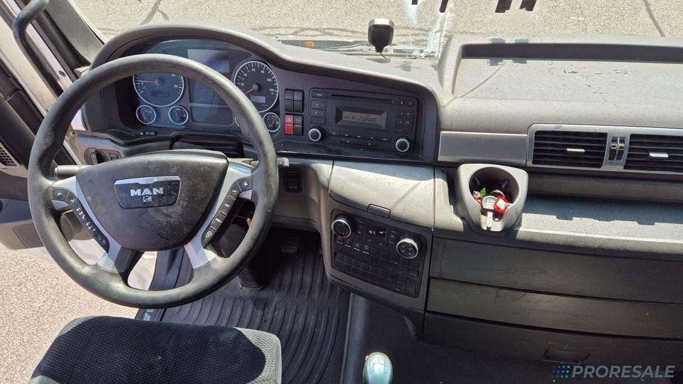 MAN TGX 18.480 4X2 BLS XLX EURO 5 - Nyergesvontató: 4 kép. MAN TGX 18.480 4X2 BLS XLX EURO 5 - Nyergesvontató: 4 kép.