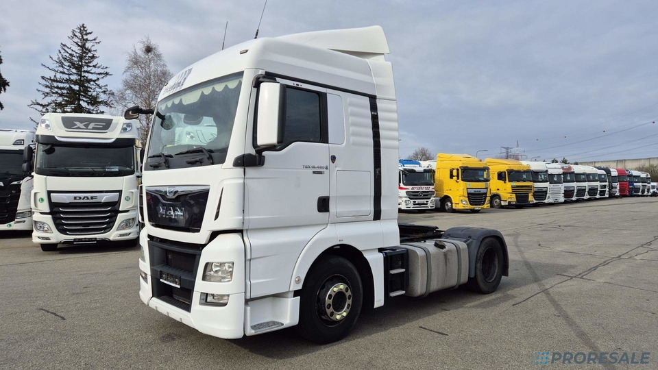 MAN TGX 18.480 4x2 BLS XLX EURO 6 - Nyergesvontató: 2 kép. MAN TGX 18.480 4x2 BLS XLX EURO 6 - Nyergesvontató: 2 kép.