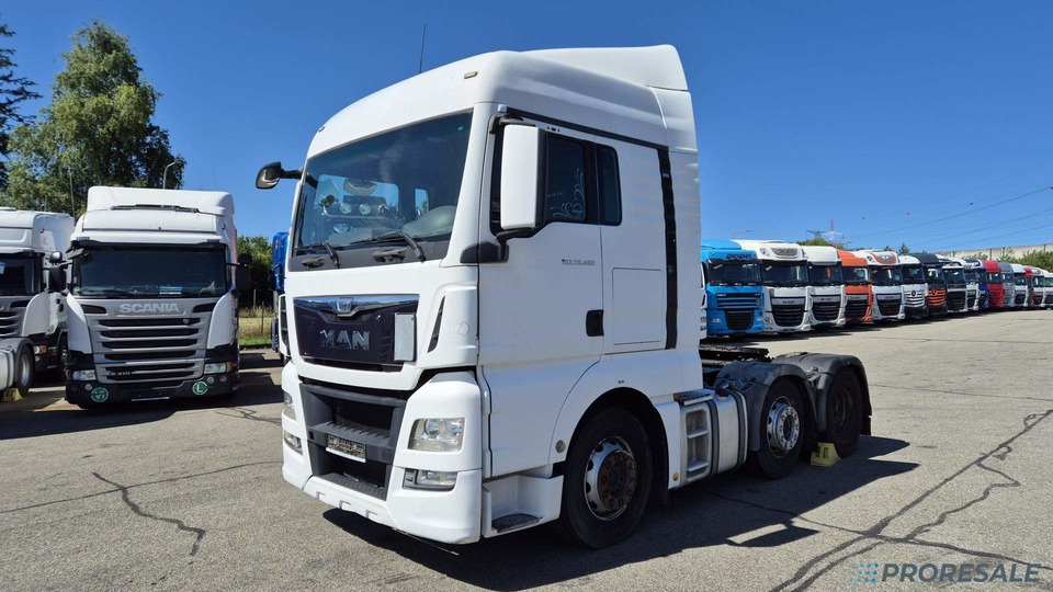 MAN TGX 26.480 6X2/4 BLS XLX EURO 6 - Nyergesvontató: 2 kép. MAN TGX 26.480 6X2/4 BLS XLX EURO 6 - Nyergesvontató: 2 kép.