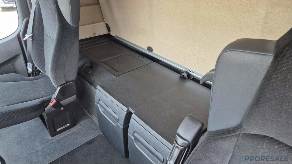 MERCEDES-BENZ ACTROS 1845 LS EURO 6 - Nyergesvontató: 5 kép. MERCEDES-BENZ ACTROS 1845 LS EURO 6 - Nyergesvontató: 5 kép.