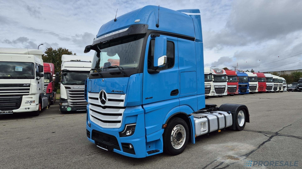 MERCEDES-BENZ ACTROS 1848 LSRL GIGA SPACE EURO 6 - Nyergesvontató: 2 kép. MERCEDES-BENZ ACTROS 1848 LSRL GIGA SPACE EURO 6 - Nyergesvontató: 2 kép.