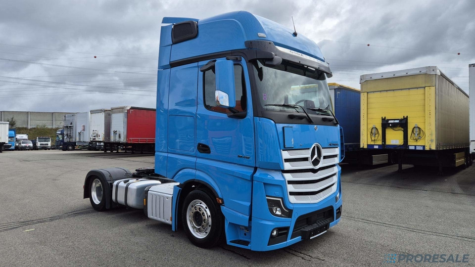 MERCEDES-BENZ ACTROS 1848 LSRL GIGA SPACE EURO 6 - Nyergesvontató: 1 kép. MERCEDES-BENZ ACTROS 1848 LSRL GIGA SPACE EURO 6 - Nyergesvontató: 1 kép.