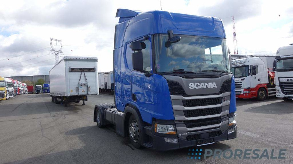 SCANIA R450 N323 LOW DECK EURO 6 - Nyergesvontató: 1 kép. SCANIA R450 N323 LOW DECK EURO 6 - Nyergesvontató: 1 kép.
