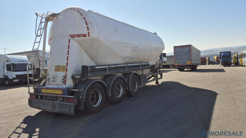 OSTATNÍ FELDBINDER EUT 40.3 SILOCISTERNA - 2 komory - 40 m3 - Silós félpótkocsi: 3 kép. OSTATNÍ FELDBINDER EUT 40.3 SILOCISTERNA - 2 komory - 40 m3 - Silós félpótkocsi: 3 kép.