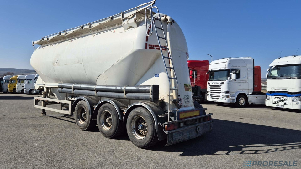 OSTATNÍ FELDBINDER EUT 40.3 SILOCISTERNA - 2 komory - 40 m3 - Silós félpótkocsi: 4 kép. OSTATNÍ FELDBINDER EUT 40.3 SILOCISTERNA - 2 komory - 40 m3 - Silós félpótkocsi: 4 kép.