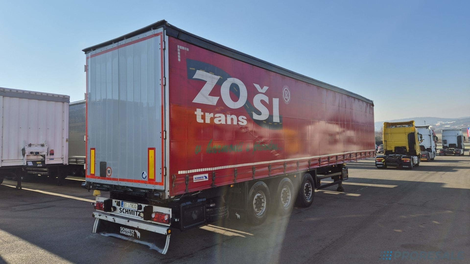 SCHMITZ CARGOBULL SCS 24/L - 13.62 - MULDA na přepravu svitků - Ponyvás félpótkocsi: 3 kép. SCHMITZ CARGOBULL SCS 24/L - 13.62 - MULDA na přepravu svitků - Ponyvás félpótkocsi: 3 kép.