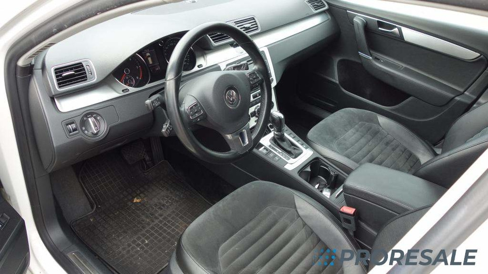 VOLKSWAGEN PASSAT VARIANT 2,0 TDi 103 KW - nelze odpočet DPH - Autó: 5 kép. VOLKSWAGEN PASSAT VARIANT 2,0 TDi 103 KW - nelze odpočet DPH - Autó: 5 kép.